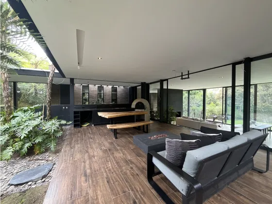Casa Para La Venta En Medellín Alto Las Palmas 