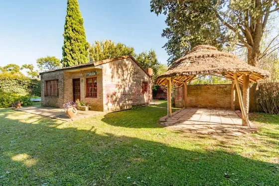 Venta Casa Jardín Y Pile Lote 800m2 Gral Rodríguez