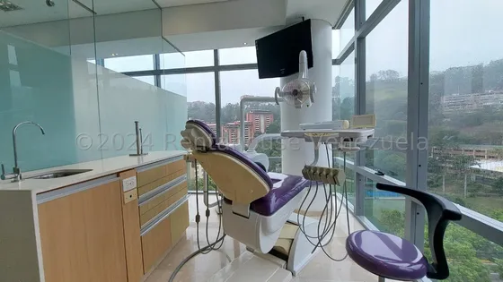 Alquiler De Consultorio Odontológico En El Centro Comercial Trinidad Tepuy Jlrp Mls 25-16350