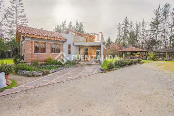 Casa En Venta De 3 Dorm. En Pirque