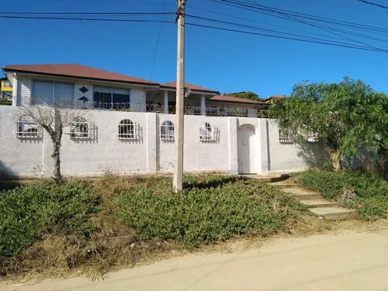 Casa En Venta De 6 Dorm. En Cartagena