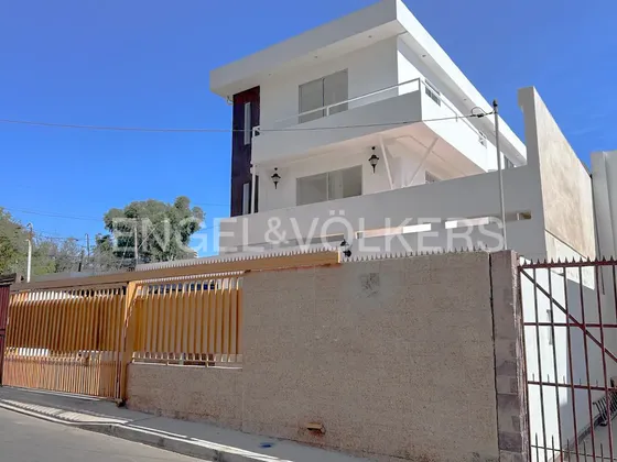 Venta Casa 6 Dormitorios, Remodelada, Playa Blanca