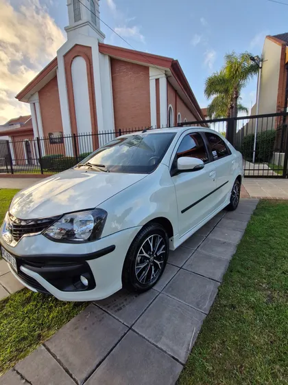 Toyota Etios 1.5 Sedan Platinum At