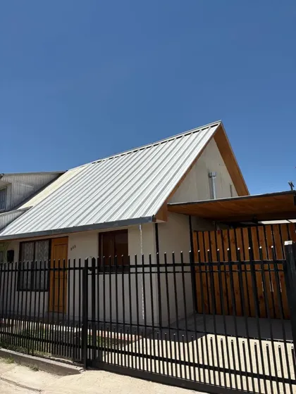 En Venta Casa Remodelada 2d/1b - Patio