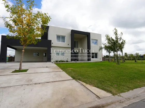 Casa En Venta 6 Ambientes Terravista 