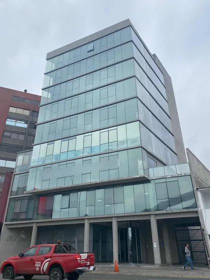 Se Arrienda Amplia Oficina Nueva Edificio Puerto Grecia