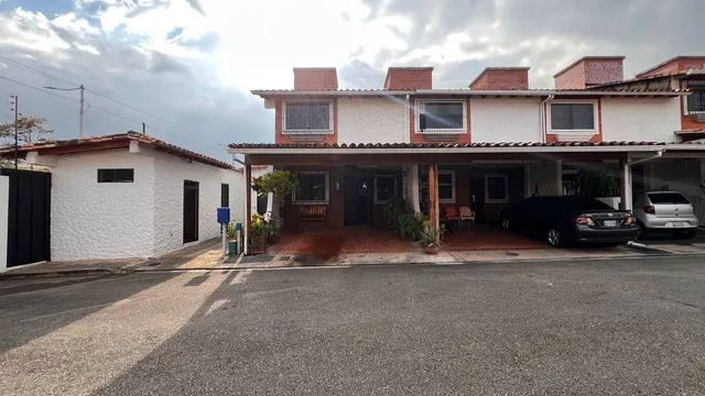 Casa En Venta La Castellana San Cristóbal Mg044