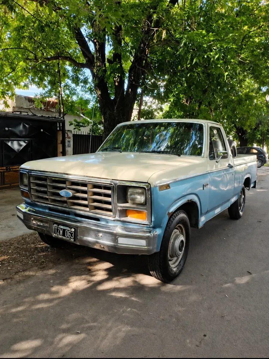 Ford F-100 3.6 Lujo