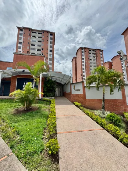 Xv, En Venta Apartamento En Conjunto Residencial Serranía. Av Rotaría -san Cristóbal 