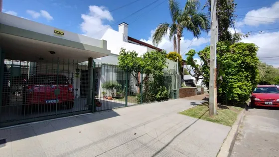 Venta Casa De 4 Ambientes En Haedo, Morón