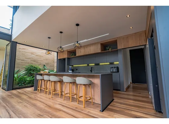 Casa En Venta En El Sector De La Escuela De Ingenieros, Antioquia