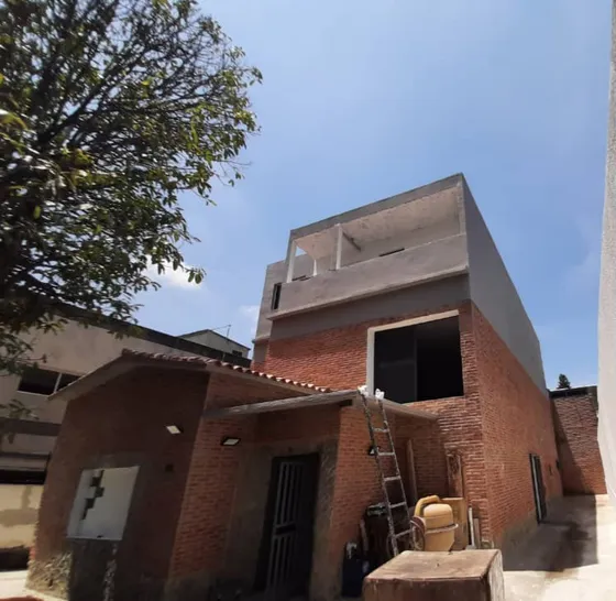 Se Alquila Casa Comercial 1.200m2 Los Chaguaramos