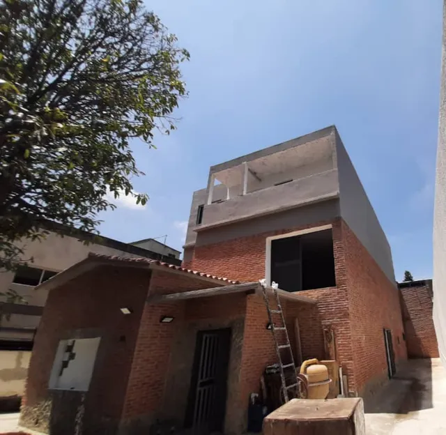 Se Alquila Casa Comercial 1.200m2 Los Chaguaramos