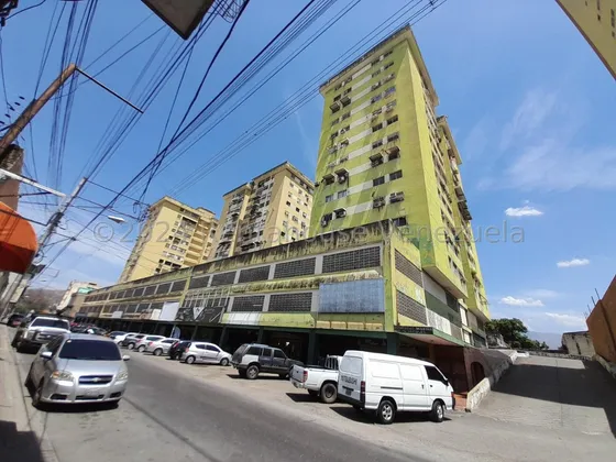 Apartamento Ubicado En Turmero Urbanización Conjunto Residencial Turmero Db 24-21857