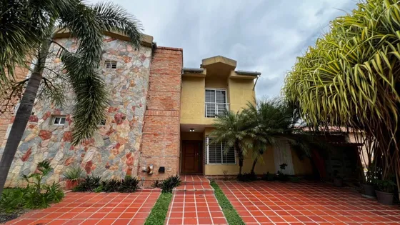 Townhouse En Venta Urb Villa San Diego Country Club Hoyo 5 La Cumaca        Jc-lp