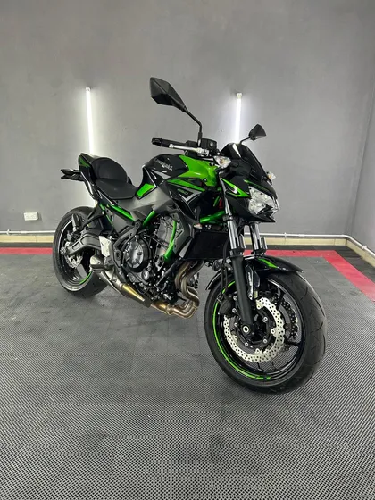 Kawasaki Z650 2023 (no Z900 No Z1000 No Mt07)