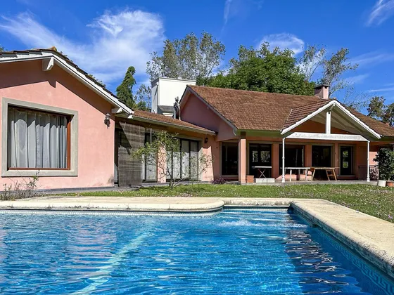 Casa Con Hermoso Lote En Esquina En Highland Park