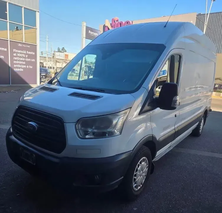 Ford Transit 2.2 Furgon Largo 350l