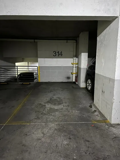 Arriendo Estacionamiento Cercano A Metro Universidad De Chil