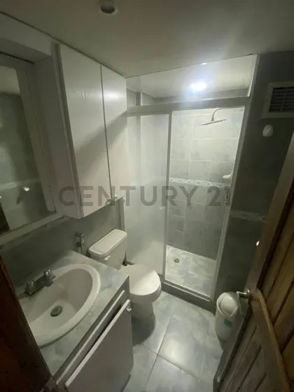 Century21 Vende Amplio Apartamente En Tucacas.