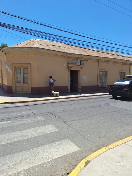 Local Comercial Esquina Calle Socos/arauco, Ideal Empresas