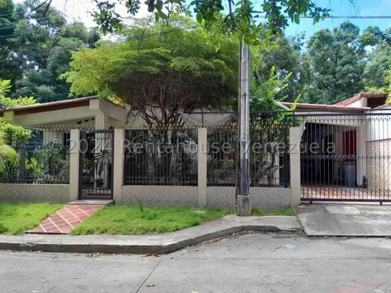 Vendo Casa Cumaña, Av Cancamure.