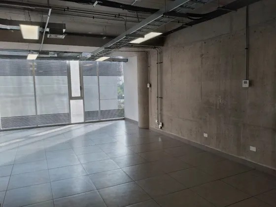 Oficina A Pasos De Metro Los Domínicos. 116,76 M2 Cod. 40778