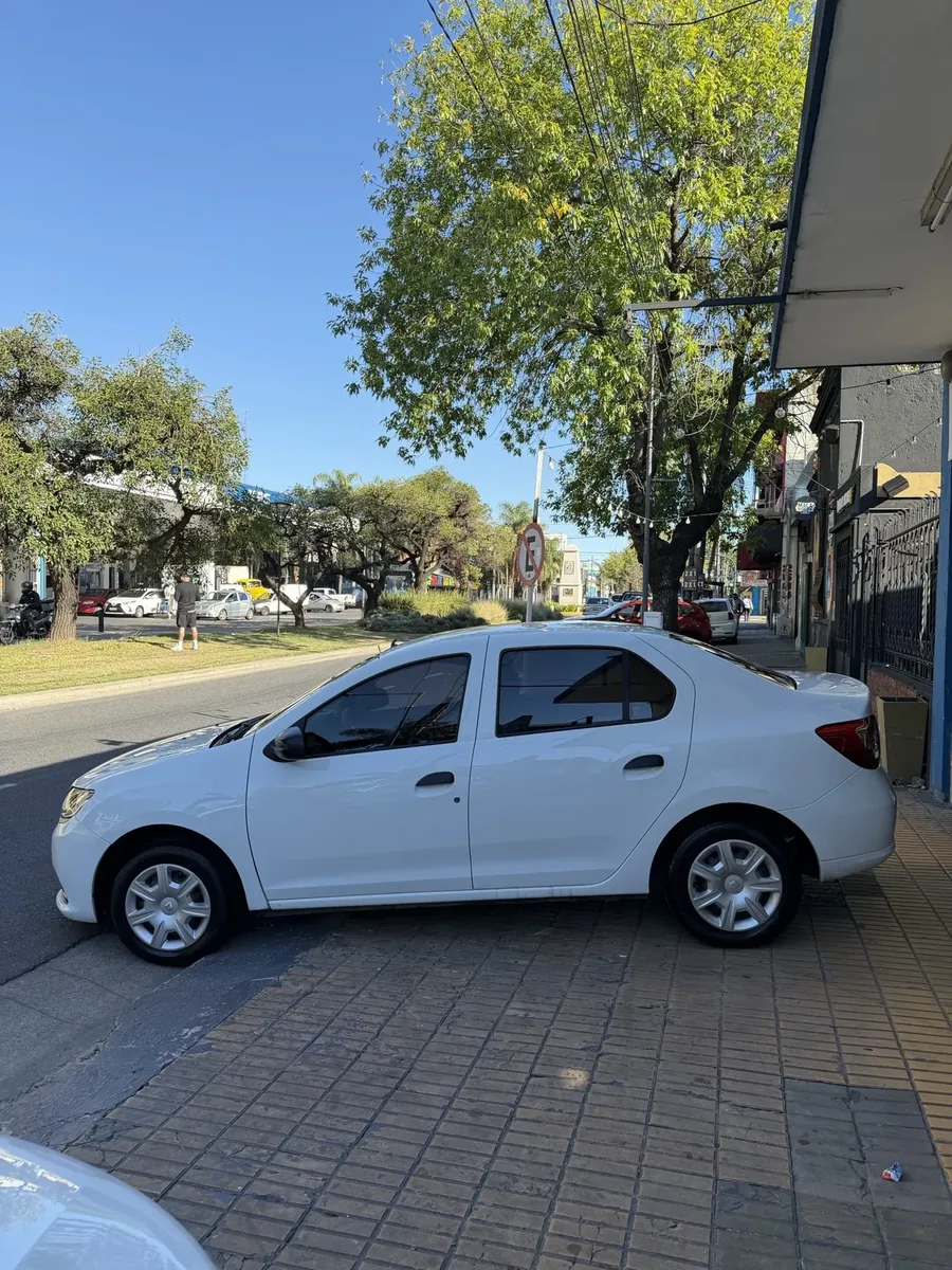 Renault Logan 1.6 Authentique 85cv521552095242496008