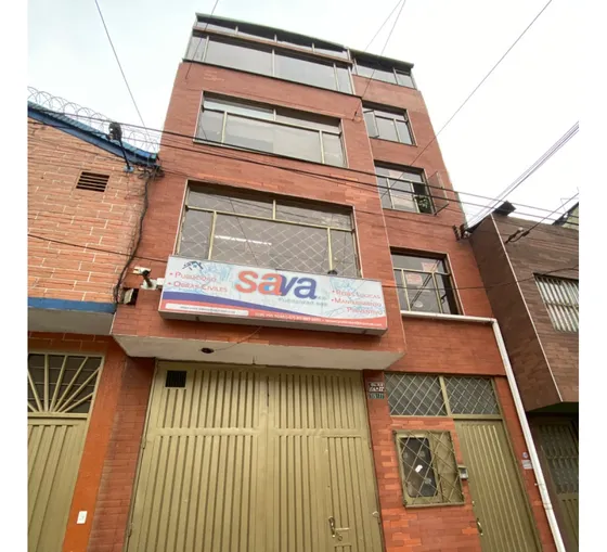 Se Arrienda Bodega Con Oficinas, Barrio Bosques De Mariana