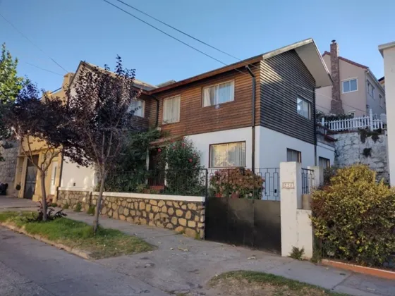 Venta De Hermosa Casa En Recreo, 5 Dormitorios