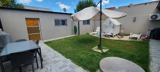 Casa En Venta, 4 Ambientes, En  Barrio Saavedra, Zárate