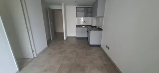 Amplio Depto 1 Dormitorio , 1 Baño , Living , Cocina