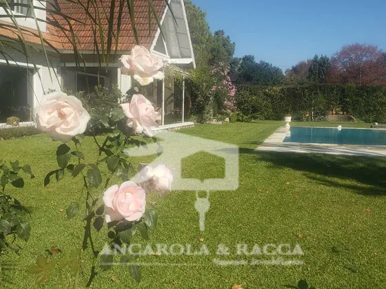 Venta Chalet Reciclado En Zona Golf 