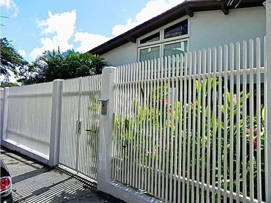 Vendo Casa 561m2 Prados Del Este 5823