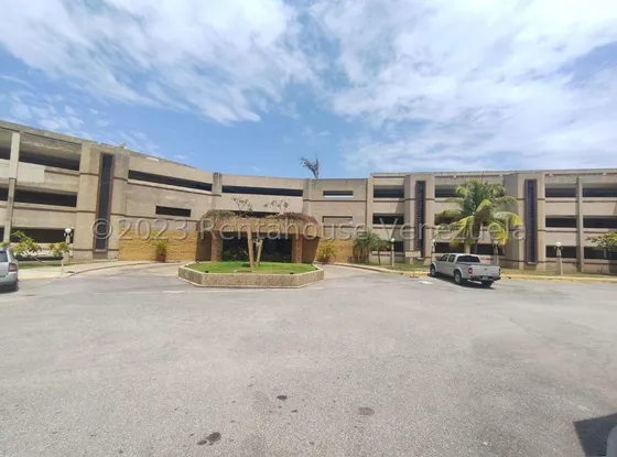 Espectacular Apartamento Con Playa Privada En Venta Mls 25-15508 Tanaguarena