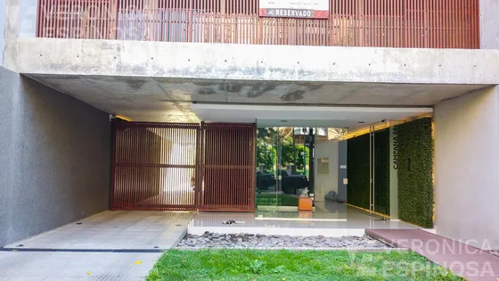 Departamento Cuatro Ambientes En Castelar. Edificio De Categoría