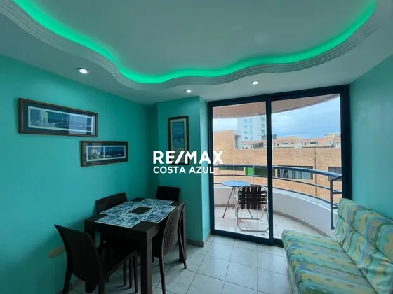 Remax Vende Apartamento Listo Para Disfrutar, Con Balcón, A Pocos Metros Del Hotel&casino Baywatch, Palmera Garden, Tucacas. 