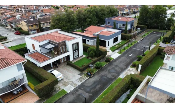 Se Vende  Casa Campestre La Ceja O Se Permuta  Condominio Cerrado