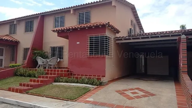  Magnifica Casa En Venta En Cabudare Conjunto Cerrado Urb La Mora [ Agente Inmobiliario De Confianza Mehilyn Perez ]  