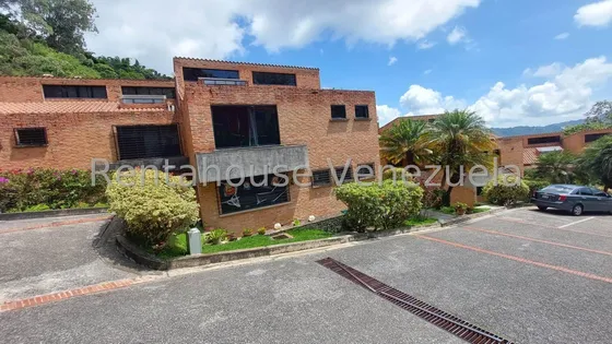 Confort Y Elegancia Townhouses Con Hermosas Areas Verdes En Venta En Oripoto Yf