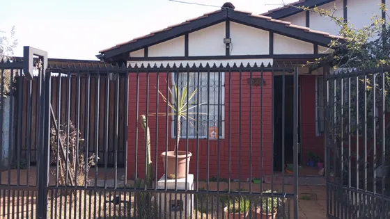 Casa En Venta, En La Comuna De Macul, Gran Conectividad