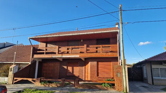 Casa En Venta 5 Ambientes A Metros Del Mar - Santa Clara Del Mar.