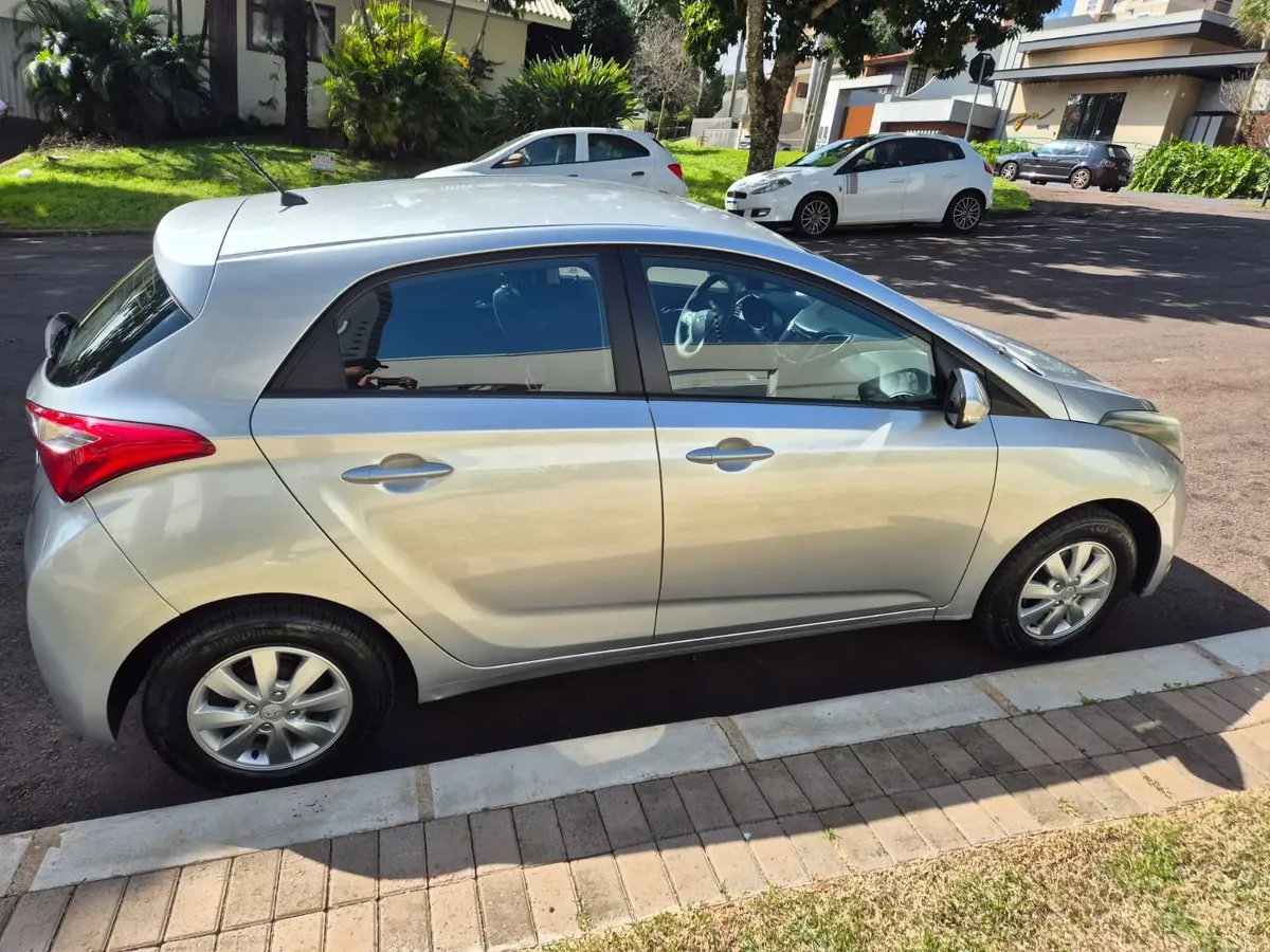 Hyundai Hb20 2014 1.0 Comfort Style Flex 5p — foto 3