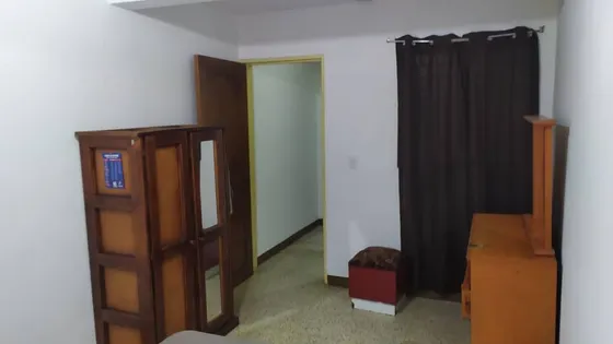 Se Alquila Habitación En La Floresta Para Caballero Con Entrada Independiente