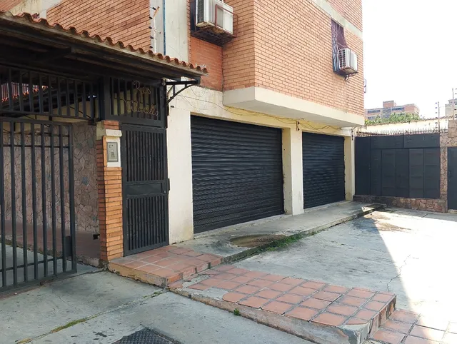 Excelente Local Comercial, Rafael G 2e18811, Amplio, Comodo, A Pie De Calle, De Alto Trafico, Cercano A Diversos Comercios, Ideal Para Emprender Cualquier Negocio, 75,90 M2 Con Baño Interno, Estac.