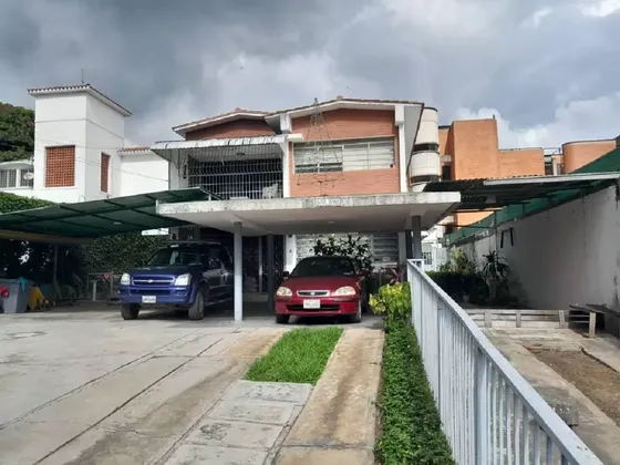 Los Palos Grandes Vendo Casa Bifamiliar