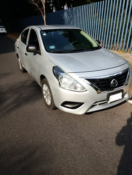 Nissan Versa 1.6 Drive Mt