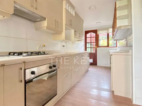 Casa Comercial En Venta De 4 Dorm. En Temuco