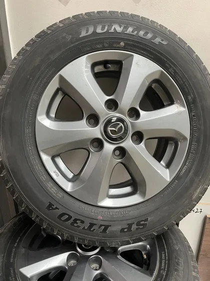 Aro Mazada Llanta Dunlop 4x2