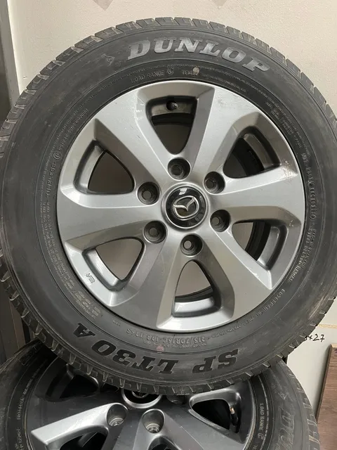 Aro Mazada Llanta Dunlop 4x2